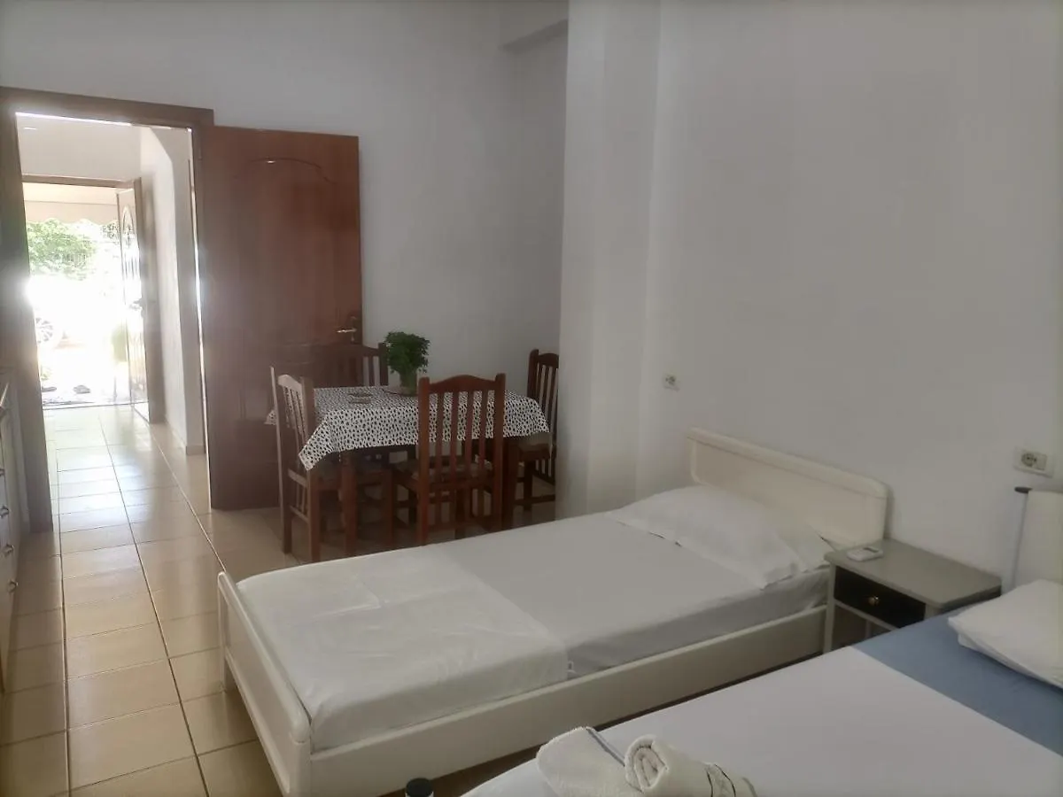 Baci Apartments Ксамил Албания