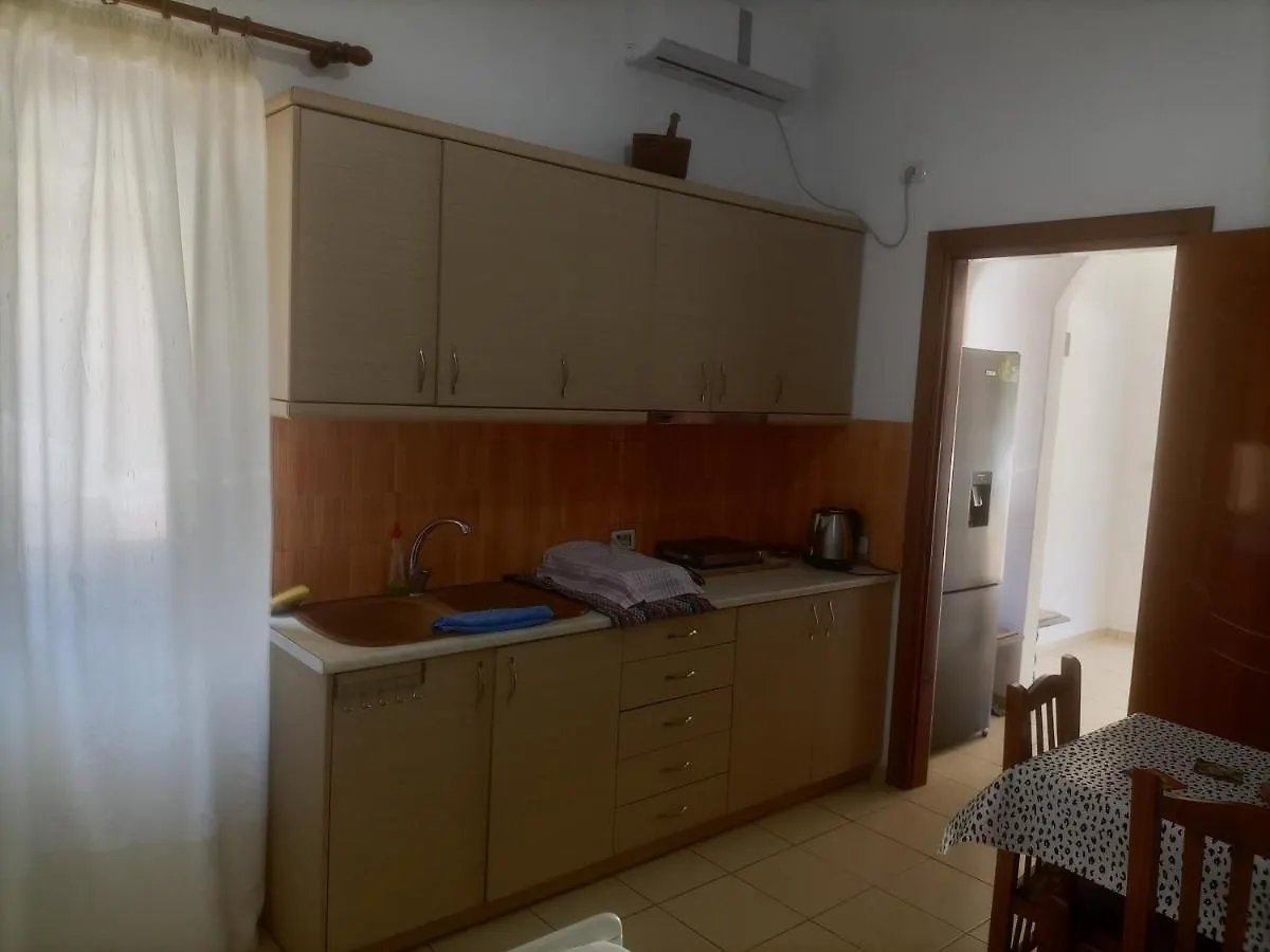 Baci Apartments Ксамил Албания